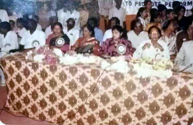 Guests with awards and mementos